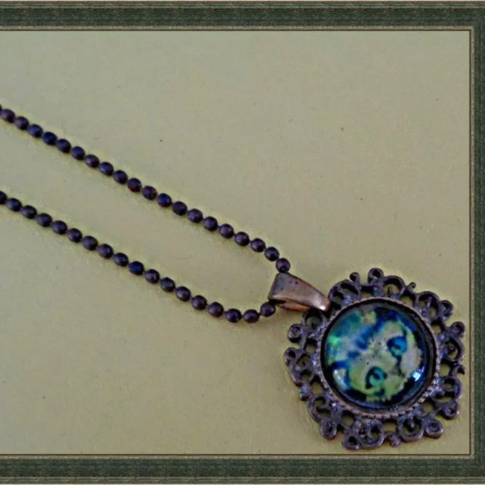 Antique Bronze Design Cat / Kitten Design Necklace